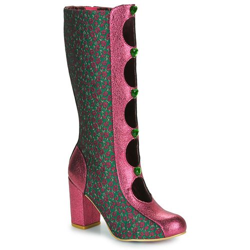 Stivali Donna Irregular Choice DITSY DARLING in rosa, caratterizzati da un design elegante e femminile. Questi stivali sono perfetti per ogni occasione, grazie alla loro versatilità e al tocco di stile unico che offrono. Ideali per completare il tuo outfit con un tocco di originalità e moda.