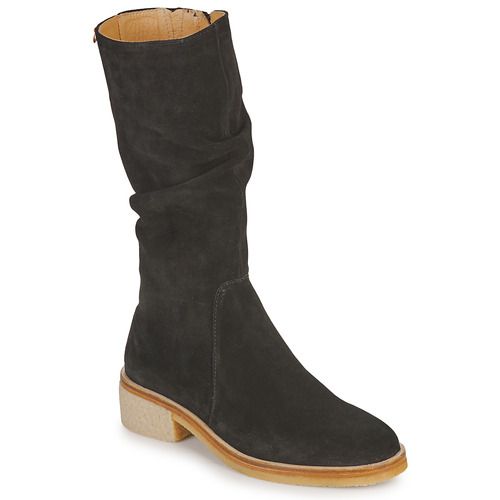 Stivali El Naturalista IRATI Nero Donna, eleganti e comodi, perfetti per ogni occasione. Realizzati in materiali di alta qualità, questi stivali uniscono stile e confort, ideale per la stagione invernale. Scegli il tuo look con gli stivali IRATI, un must-have per ogni guardaroba femminile.