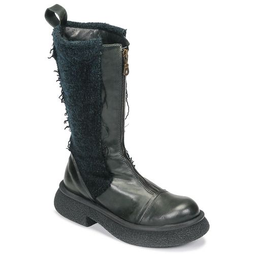 Stivali Donna Papucei SPARCK Nero, eleganti e alla moda, ideali per ogni occasione. Realizzati con materiali di alta qualità, offrono comfort e stile. Perfetti da abbinare a diverse outfit, questi stivali sono un must-have nel tuo guardaroba.
