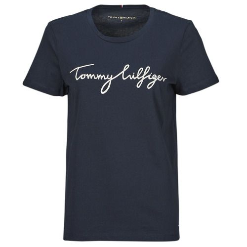 T-shirt Tommy Hilfiger HERITAGE CREW NECK GRAPHIC TEE Marine, maniche corte, stile moderno e casual, perfetta per l'abbigliamento quotidiano. Design iconico e logo distintivo, ideale per donne che cercano comfort e stile. Disponibile in colore blu marino, questa T-shirt è un must-have per ogni guardaroba. Acquista ora per elevare il tuo look con l'affascinante T-shirt Tommy Hilfiger!