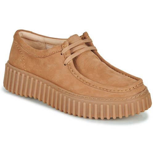 Scarpe Clarks TORHILL BEE Beige Derby Donna, eleganti e versatili, perfette per ogni occasione. Design sofisticato e materiali di alta qualità, ideali per un comfort duraturo. Acquista ora per un tocco di stile unico alla tua collezione di calzature.