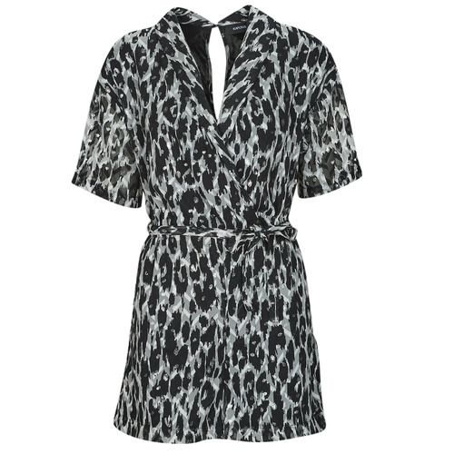 Tuta / Jumpsuit Donna Kaporal ALIZE IKONS in colore Nero, elegante e versatile, perfetta per un look casual-chic. Realizzata con materiali di alta qualità, questa tuta è ideale per ogni occasione, dal giorno alla sera. Aggiungi stile al tuo guardaroba con la Kaporal ALIZE IKONS e sfrutta la tendenza del momento. Scopri il comfort e la moda in un solo capo!