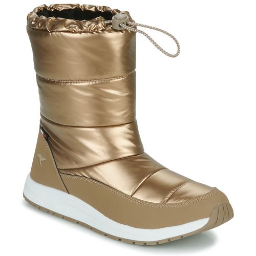 Scarpe da neve Donna Kangaroos K-WW Luna RTX Oro, perfette per affrontare l'inverno con stile e comfort. Design elegante e materiali di alta qualità garantiscono protezione e calore. Ideali per passeggiate in montagna o in città, queste scarpe offrono una grip ottimale su superfici innevate. Acquista le Kangaroos K-WW Luna RTX Oro e affronta il freddo con classe.