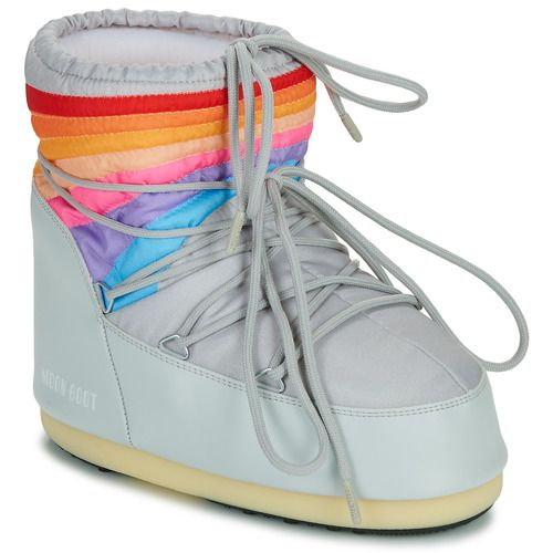 Scarpe da neve Donna Moon Boot MB ICON LOW RAINBOW Multicolore, con design vivace e accattivante, ideali per affrontare l'inverno con stile. Comfort e calore assicurati, perfette per attività outdoor e giornate sulla neve. Acquista ora le tue Moon Boot per un look trendy e funzionale.