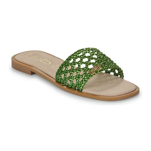 Ciabatta verde da donna Les Petites Bombes IOLANDA, caratterizzata da un design elegante e moderno, perfetta per il comfort quotidiano. Ideale per il periodo primaverile ed estivo, questa calzatura si adatta a qualsiasi outfit grazie alla sua versatilità. Perfetta per chi cerca stile e comodità, la ciabatta è un must-have del guardaroba femminile. Acquista ora e vivi il tuo stile con Les Petites Bombes!