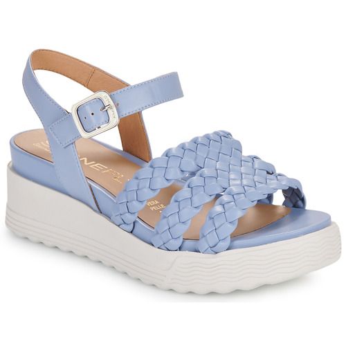 Sandali Donna Stonefly PARKY 16 EMBOSSED S./NAPPA LTH Blu, eleganti e confortevoli, ideali per ogni occasione estiva. Design raffinato con dettagli in nappa e suola morbida che garantisce un comfort prolungato. Perfetti per strollare in città o in vacanza, questi sandali si abbinano facilmente a diversi outfit estivi. Acquista ora per un tocco di stile e comfort!
