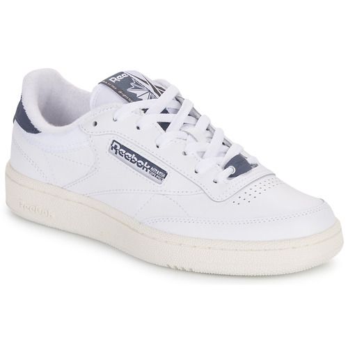 Sneakers basse Reebok Classic CLUB C 85 Bianco per donna, con design elegante e versatile, ideali per ogni outfit casual. Spedizione veloce e taglie disponibili. Acquista ora le tue nuove sneakers di tendenza!