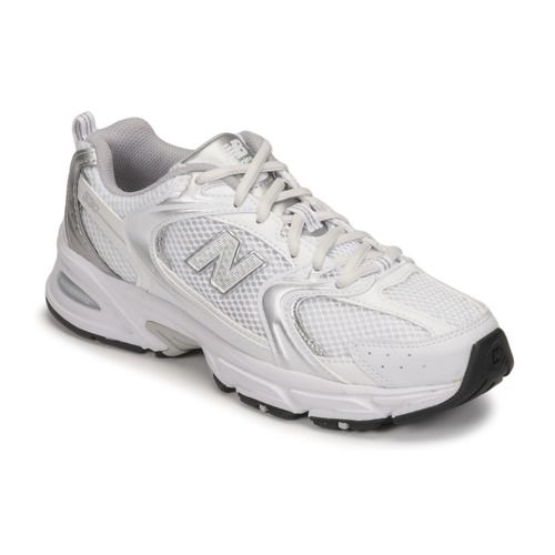 "New Balance 530 Bianco Sneakers Uomo, scarpe da ginnastica eleganti e comode, perfette per il tempo libero e lo sport. Design classico con dettagli moderni e suola ammortizzante, ideali per un look casual e alla moda. Acquista ora le New Balance 530 per un comfort senza pari."