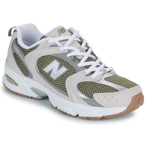 Sneakers Uomo New Balance 530 Grigio, stivaletti sportivi di alta qualità per un comfort ottimale. Design contemporaneo e versatile, perfetto per tutte le occasioni. Acquista ora le New Balance 530 Grigio per un look trendy e alla moda.