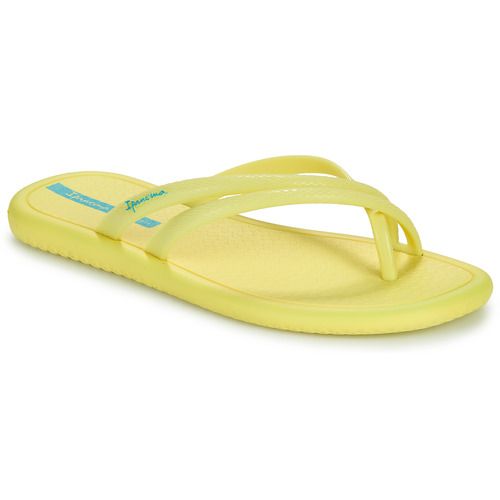 Infradito Ipanema MEU SOL RASTEIRA AD giallo per donna, con design elegante e confortevole, ideali per l'estate. Realizzate con materiali di alta qualità, queste infradito offrono stile e comodità per ogni occasione. Perfette per passeggiate in spiaggia o per una giornata di shopping. Acquista ora le Ipanema MEU SOL RASTEIRA AD giallo e aggiungi un tocco vivace al tuo guardaroba estivo.