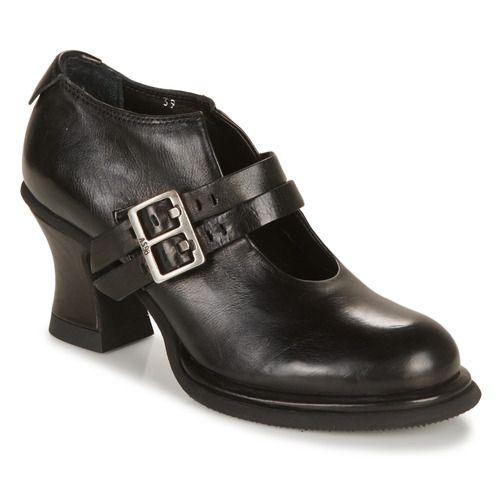 "Scarpe Airstep / A.S.98 NELLY BUCKLE in nero, mocassini eleganti per donna, perfetti per look casual e alla moda. Design raffinato con fibbia distintiva, comfort e stile per ogni occasione."
