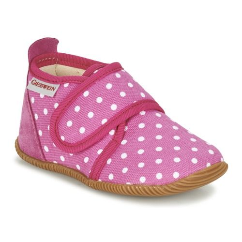 Pantofole Giesswein STANS SLIM FIT per bambina in rosa, ideali per comfort e stile. Perfette per uso domestico, queste pantofole offrono una calzata comoda e un design moderno, perfette per le giovani fashioniste. Acquista ora le Giesswein Pantofole bambina ragazza STANS SLIM FIT Rosa per un look trendy e pratico!