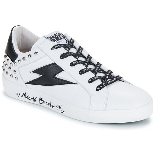 Sneakers basse Semerdjian ROY Bianco da donna, eleganti e trendy, perfette per ogni occasione. Scopri il comfort e lo stile di queste scarpe sportive, ideali per un look casual e alla moda. Acquista ora le Semerdjian ROY Bianco e aggiungi un tocco di classe al tuo guardaroba.