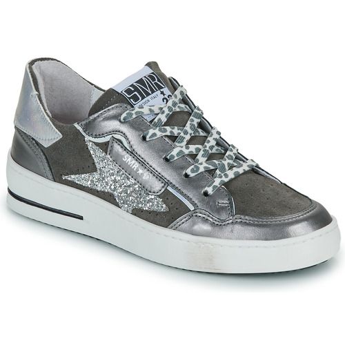 "Sneakers basse Semerdjian ALE Argento per donna, eleganti e alla moda, perfette per ogni occasione. Design moderno e comfort ottimale, ideali per completare il tuo look casual. Scopri il tuo stile con queste sneakers versatili."