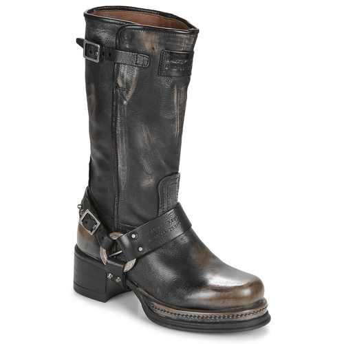 Stivaletti Airstep / A.S.98 ANOTI Marrone per Donna, caratterizzati da un design elegante e moderno. Realizzati in pelle di alta qualità, questi stivaletti offrono comfort e stile, perfetti per ogni occasione. Adatti per abbigliamento casual e formale, sono un must-have per le fashioniste. Acquista ora i tuoi Airstep / A.S.98 ANOTI Marrone e aggiungi un tocco di classe al tuo guardaroba.