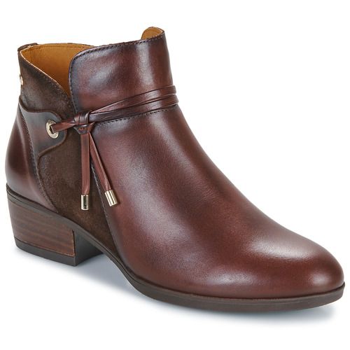Stivaletti Pikolinos DAROCA W1U Marrone per donna, realizzati in morbida pelle, design elegante e comodo, suola antiscivolo perfetta per ogni occasione. Indispensabili per un look raffinato e alla moda.