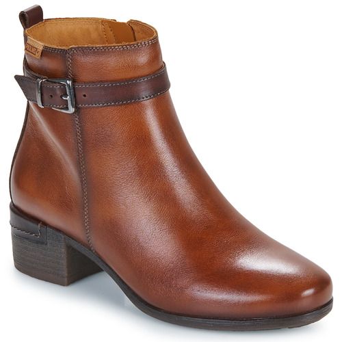 Stivaletti Pikolinos MALAGA W6W Marrone Donna in pelle, eleganti e comodi, ideali per ogni occasione. Design sofisticato con dettagli unici, perfetti per il tuo stile quotidiano. Ottima scelta per chi cerca comfort e moda in un unico paio di scarpe.