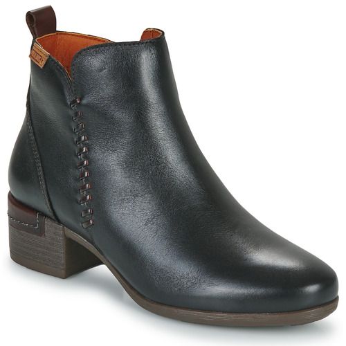 Stivaletti Donna Pikolinos MALAGA W6W Nero, eleganti e comodi, con design alla moda e lavorazione in pelle di alta qualità, perfetti per ogni occasione.
