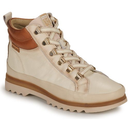 Stivaletti Pikolinos VIGO W3W Beige da donna, eleganti e confortevoli, ideali per ogni occasione. Realizzati in pelle di alta qualità, questi stivaletti offrono un design moderno e versatile, perfetti per completare il tuo look autunnale e invernale. Scarpe trendy, ideali per il tempo libero e il lavoro, con suola antiscivolo per una camminata sicura. Scegli il comfort e lo stile con i Pikolinos VIGO W3W Beige.