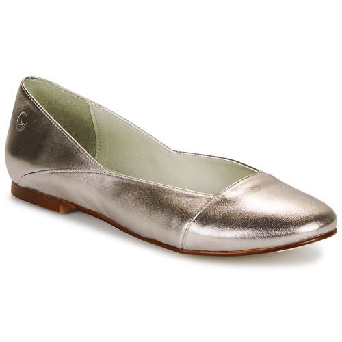 Ballerine Donna Casual Attitude TOBALO Altri, eleganti e comfortable, ideali per il tempo libero e le occasioni informali. Design versatile con dettagli raffinati, perfette da abbinare a diverse outfit per un look chic e alla moda. Acquista ora le ballerine Casual Attitude TOBALO per un comfort senza pari e stile esclusivo.
