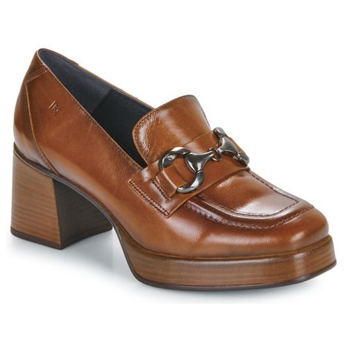 Mocassini Donna Dorking CRISTEL in Marrone, eleganti e confortevoli, perfetti per ogni occasione. Realizzati con materiali di alta qualità, questi mocassini uniscono stile e praticità, rendendoli un must-have nel guardaroba femminile. Ideali per look casual o formali, offrono un comfort ottimale per tutta la giornata.