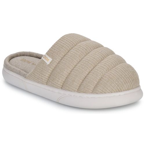 Pantofole D.SOITE Beige per Donna: eleganti e confortevoli, ideali per la casa o il tempo libero. Realizzate con materiali di alta qualità, offrono un design chic e una vestibilità perfetta. Perfette per il relax e lo stile quotidiano. Acquista ora le tue pantofole D.SOITE in beige!