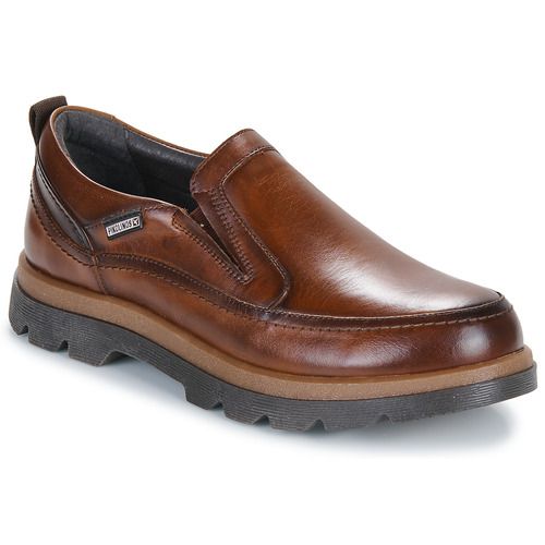Scarpe Pikolinos VIGO M3M Marrone Slip on Uomo, eleganti e comode, perfette per ogni occasione. Realizzate con materiali di alta qualità, queste scarpe offrono stile e comfort per il tuo abbigliamento quotidiano. Ideali per un look casual o formale, le Pikolinos VIGO M3M sono un must-have per gli uomini attenti alla moda.