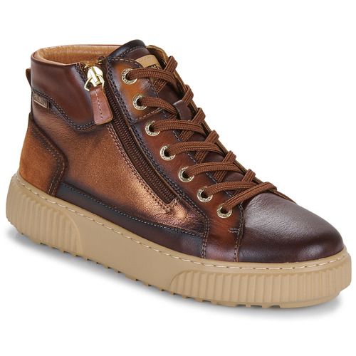 "Scopri le eleganti Sneakers alte Pikolinos RIELLS W4Z Marrone da Donna, perfette per ogni occasione. Queste scarpe combinano stile e comfort, ideali per un look casual e alla moda. Acquista ora le Sneakers alte Pikolinos RIELLS W4Z Marrone e ravviva il tuo guardaroba con un tocco di classe."