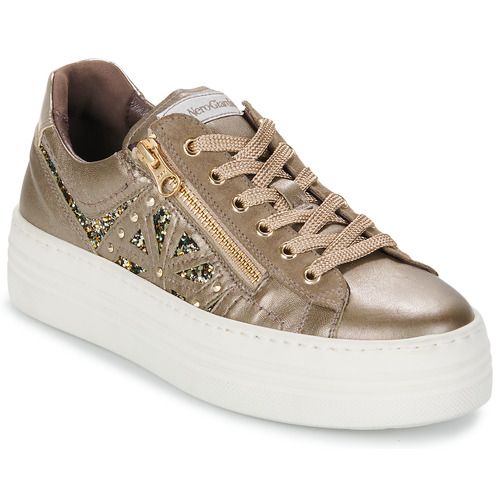 Sneakers basse Donna NeroGiardini I411611D-322 Oro - eleganti e versatili, perfette per ogni occasione. Design moderno e comfort eccezionale, ideali per un look alla moda. Acquista ora le migliori sneakers basse in oro per un tocco di stile unico!