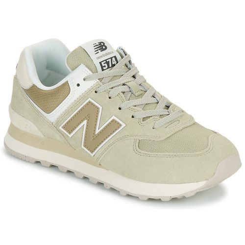 Sneakers basse New Balance 574 Beige per donna, perfette per un look casual e alla moda. Ideali per il tempo libero, queste scarpe offrono comfort e stile, realizzate con materiali di alta qualità. Acquista ora le New Balance 574 Beige per completare il tuo outfit e affrontare la giornata con eleganza.