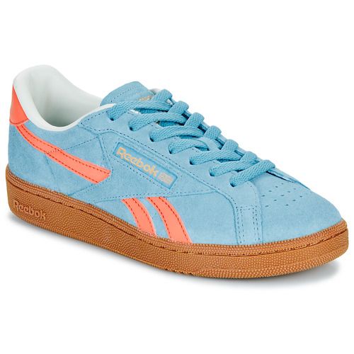 Sneakers basse Reebok Classic CLUB C GROUNDS UK in blu per donna, ideali per un look casual e moderno. Queste scarpe offrono comfort e stile, perfette per l'uso quotidiano e per completare ogni outfit. Scopri il design versatile e le elevate prestazioni di queste sneakers, un must-have per la stagione.