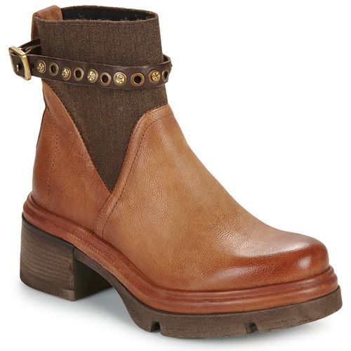 Stivaletti donna Airstep / A.S.98 A89219-101-0001 in marrone, eleganti e alla moda, realizzati in pelle di alta qualità. Design trendy ideale per ogni occasione. Comfort e stile per le tue giornate. Scarpe perfette per l'autunno/inverno, disponibili nel nostro store online.