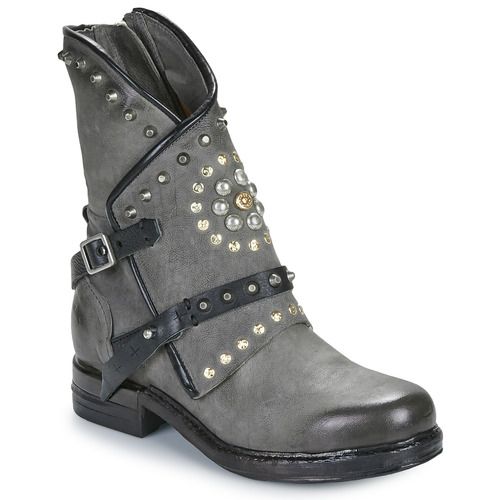 Stivaletti Donna Airstep / A.S.98 B80203-101-0003 Grigio in pelle di alta qualità con design elegante e contemporaneo. Ideali per ogni occasione, comfort eccellente e stile alla moda. Perfetti per l'uso quotidiano o per completare un outfit chic. Disponibili in diverse taglie. Acquista ora per dare un tocco di classe al tuo guardaroba!