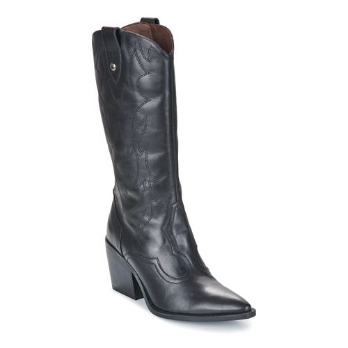 Stivali Donna NeroGiardini I013274D-100: Eleganti stivali neri in pelle, progettati per offrire stile e comfort. Ideali per ogni occasione, dalla moda quotidiana agli eventi speciali. Se cerchi stivali di qualità, questi NeroGiardini uniscono design raffinato e versatilità, perfetti per completare il tuo outfit.