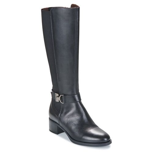 Stivali Donna NeroGiardini I411750D-100, eleganti stivali neri in pelle, ideale per ogni occasione. Design moderno e confortevole, perfetti per l'autunno/inverno. Scopri il tuo stile con questi raffinati stivali NeroGiardini, la scelta perfetta per look eleganti e casual.