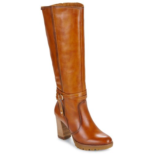 Stivali Pikolinos CONNELLY W7M Marrone per donna, eleganti e comodi, realizzati in pelle di alta qualità. Design alla moda ideale per ogni occasione, perfetti per l'autunno e l'inverno. Stivali donna versatili, con suola resistente e supporto ottimale per il piede. Acquista ora per aggiungere un tocco di stile al tuo guardaroba!