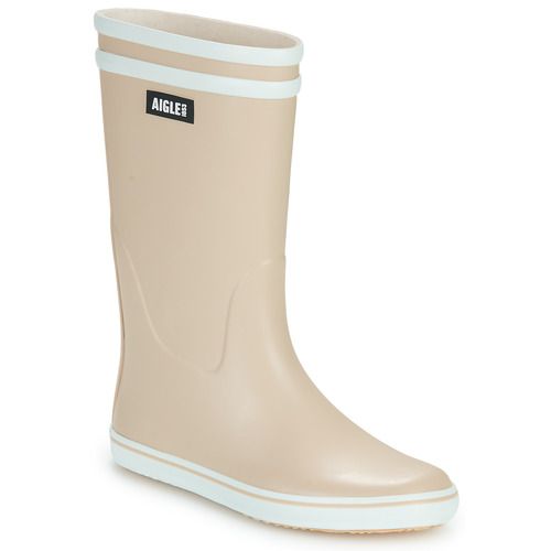 Stivali da pioggia donna Aigle MALOUINE 2 in elegante tonalità beige, perfetti per affrontare le giornate di pioggia con stile. Realizzati con materiali resistenti all'acqua, offrono comfort e praticità. Ideali per ogni occasione, questi stivali uniscono design moderno e funzionalità, rendendoli un must-have per il guardaroba femminile. Scopri il perfetto equilibrio tra moda e resistenza con gli stivali Aigle MALOUINE 2.