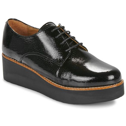 Scarpa Fericelli NENSEE Nero Derby Donna elegante e versatile, ideale per ogni occasione. Design raffinato e materiali di alta qualità per un comfort duraturo. Perfetta per look chic e professionali. Acquista ora la tua Fericelli NENSEE per un tocco di stile senza tempo.