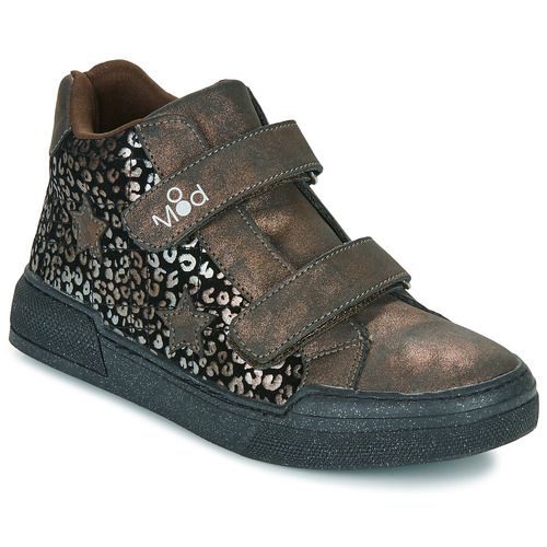 Scarpe bambina ragazza Mod'8 ARISSA in Marrone, eleganti e comode, ideali per ogni occasione. Perfette per la stagione, queste scarpe offrono stile e comfort per le piccole. Scopri la qualità e il design delle scarpe Mod'8.