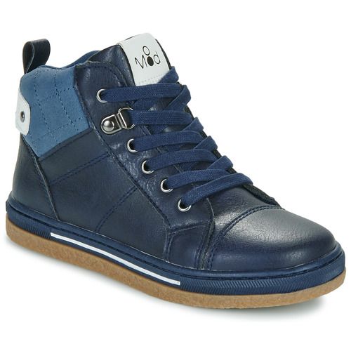 Mod'8 Scarpe bambino ragazzo KYNO Marine: scarpe eleganti e comode per bambini, adatte per ogni occasione. Design moderno in tonalità marine, realizzate con materiali di alta qualità per garantire durata e comfort. Perfette per i giovani avventurieri che cercano stile e praticità. Disponibili in diverse taglie per garantire una calzata perfetta. Ideali per la scuola, le uscite con amici e le attività quotidiane.