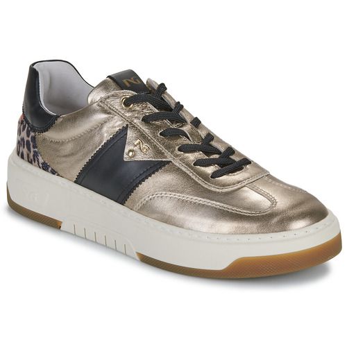 Sneakers basse Donna NeroGiardini I411647D-406 Oro, eleganti e pratiche, perfette per ogni occasione. Design contemporaneo con finitura dorata, ideali per un look chic e alla moda. Scarpe comode per il tempo libero, adatte anche per eventi casual. Stile e comfort uniti in queste sneakers.
