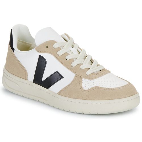 Sneakers basse Veja V-10 Bianco Donna, in pelle ecologica, con design elegante e sostenibile. Comode e versatili, perfette per ogni occasione. Scarpe eco-friendly, ideali per un look casual chic.
