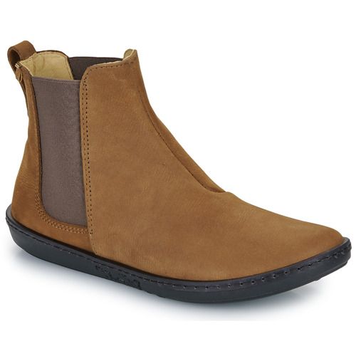 Stivaletti El Naturalista CORAL Marrone per Donna, eleganti e comodi, ideali per ogni occasione. Realizzati con materiali di alta qualità, questi stivaletti offrono un perfetto equilibrio tra stile e comfort. Perfetti per l'autunno e l'inverno, aggiungono un tocco sofisticato a qualsiasi outfit. Scegli la sostenibilità e il design unico con El Naturalista.