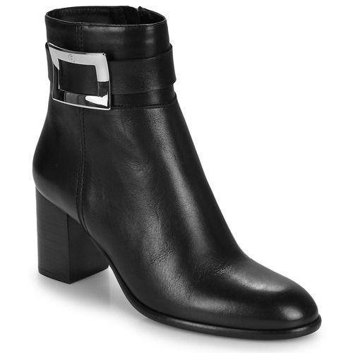 Stivaletti Fericelli IOTA Nero per Donna, eleganti e versatili, ideali per ogni stile e occasione. Comodi, alla moda e realizzati con materiali di alta qualità, perfetti per completare il tuo look autunnale e invernale. Acquista ora per un outfit raffinato!
