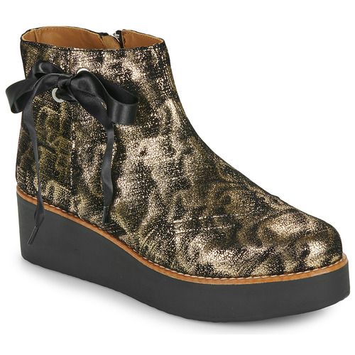Stivaletti Donna Fericelli JANDICI in Oro, eleganti e di tendenza, perfetti per ogni occasione. Design moderno e materiali di alta qualità per un look sofisticato e confortevole. Ideali per completare outfit chic e casual.