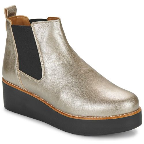Stivaletti Fericelli LORNA Oro per donna, eleganti e alla moda, realizzati in materiale di alta qualità. Perfetti per occasioni speciali o per completare un look chic quotidiano. Design sofisticato con dettagli ricercati, ideali per ogni stagione. Scopri il comfort e lo stile dei stivaletti Fericelli LORNA Oro.