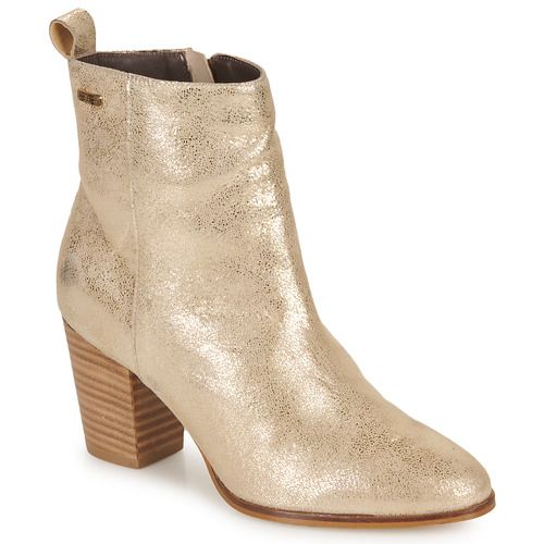Stivaletti donna Les Tropéziennes par M Belarbi MELYNE in oro, con design elegante e raffinato, ideali per aggiungere un tocco di stile a qualsiasi outfit. Perfetti per occasioni speciali o per un look casual-chic, questi stivaletti sono realizzati con materiali di alta qualità per garantire comfort e durata. Scegli la moda senza tempo con i MELYNE di Les Tropéziennes.
