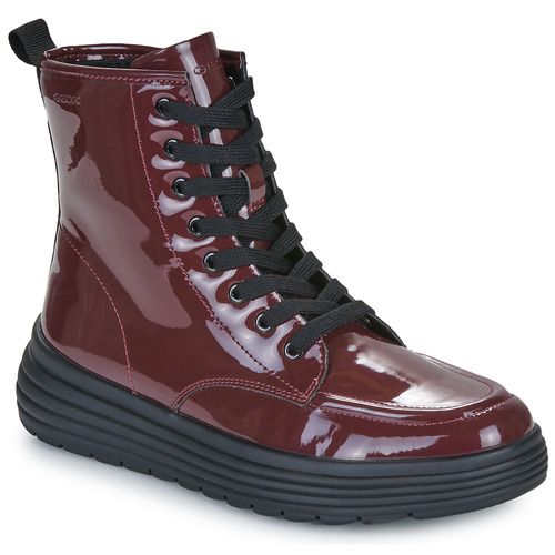 Stivaletti Geox J PHAOLAE GIRL Bordeaux per bambina, eleganti e comodi, perfetti per ogni stagione. Realizzati con materiali di alta qualità, questi stivaletti offrono stile e comfort per le giovani fashioniste. Ideali per passeggiate quotidiane o occasioni speciali, garantiscono una calzata perfetta e il massimo supporto per i piedi in crescita. Scegliendo i Geox, si opta per l'innovazione e la traspirabilità, rendendo questi stivaletti un must-have nel guardaroba di ogni ragazza.