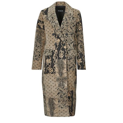 Cappotto Donna Desigual COAT NIZA in Beige, elegante mantella in stile moderno, perfetta per ogni occasione. Ideale per la stagione autunnale e invernale, offre comfort e versatilità. Design unico e alla moda, perfetto per completare il tuo outfit.