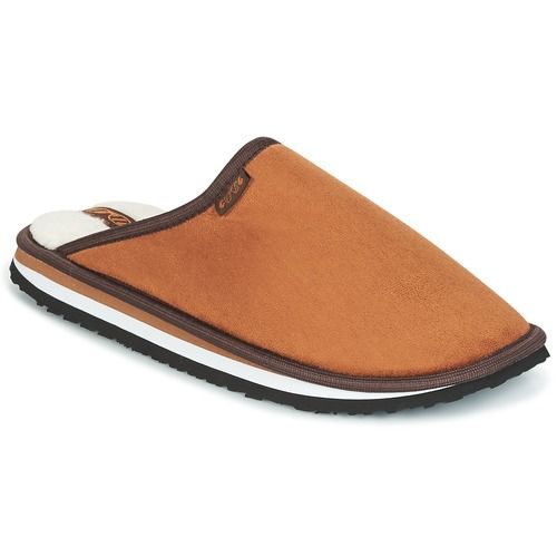 Pantofole Uomo Cool Shoe HOME Marrone, comode e eleganti, ideali per uso domestico. Realizzate con materiali di alta qualità, queste pantofole offrono comfort e stile per il tuo relax. Perfette per la stagione autunnale e invernale, la loro colorazione marrone si abbina facilmente a qualsiasi abbigliamento. Acquista le Pantofole Cool Shoe HOME Marrone per un passo confortevole e alla moda.